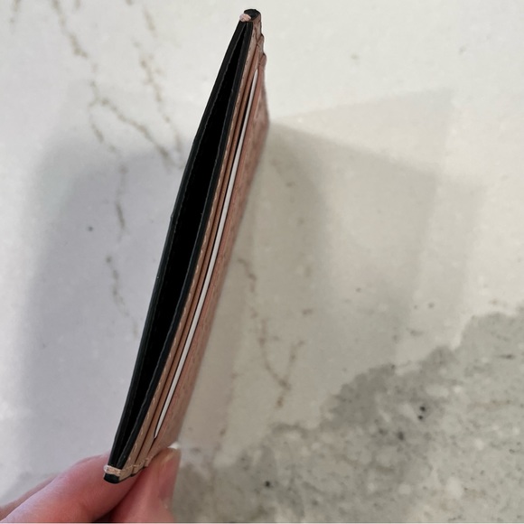 Brand new Gucci Microguccisima Pink Leather Logo Cardholder - Picture 2 of 4